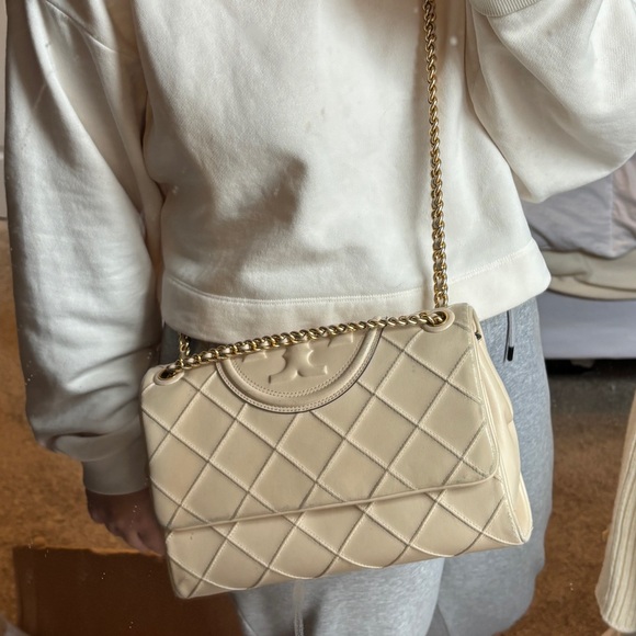 Tory Burch Fleming Used Soft Flap Fleming Bag in New Cream w/ Dust Bag Included - Picture 3 of 12